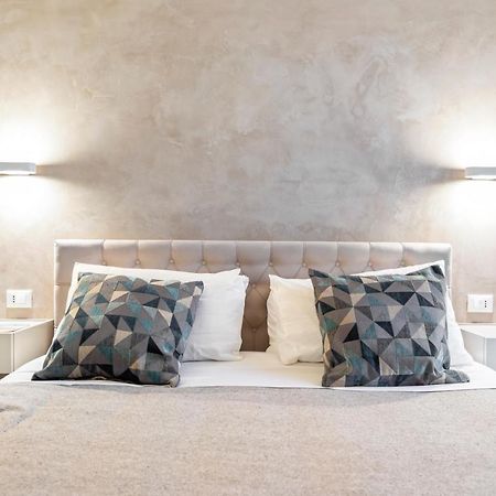 Darsena Apartments By Wonderful Italy Сиракуза Екстериор снимка
