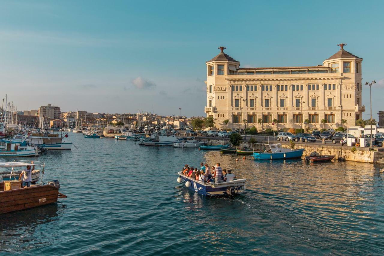 Darsena Apartments By Wonderful Italy Сиракуза Екстериор снимка