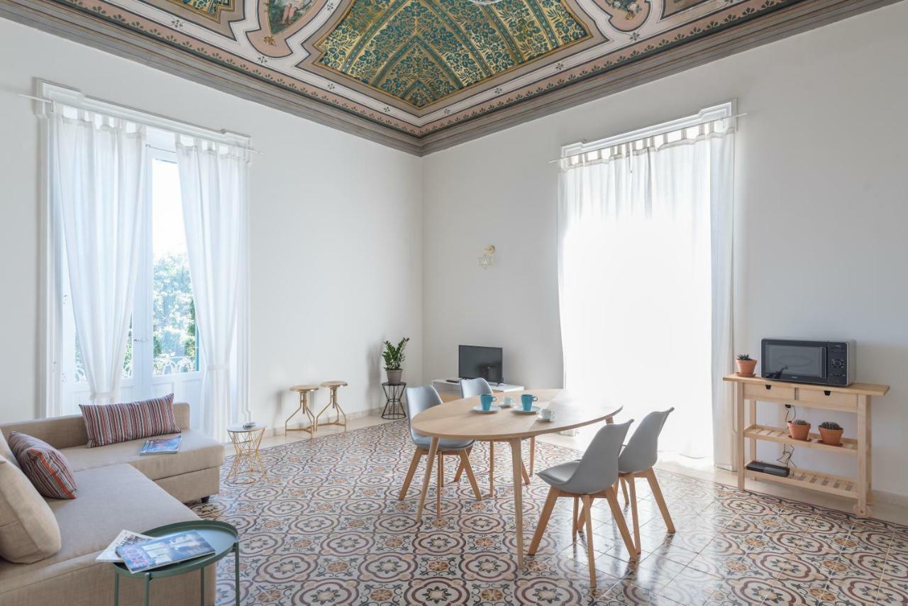Darsena Apartments By Wonderful Italy Сиракуза Екстериор снимка