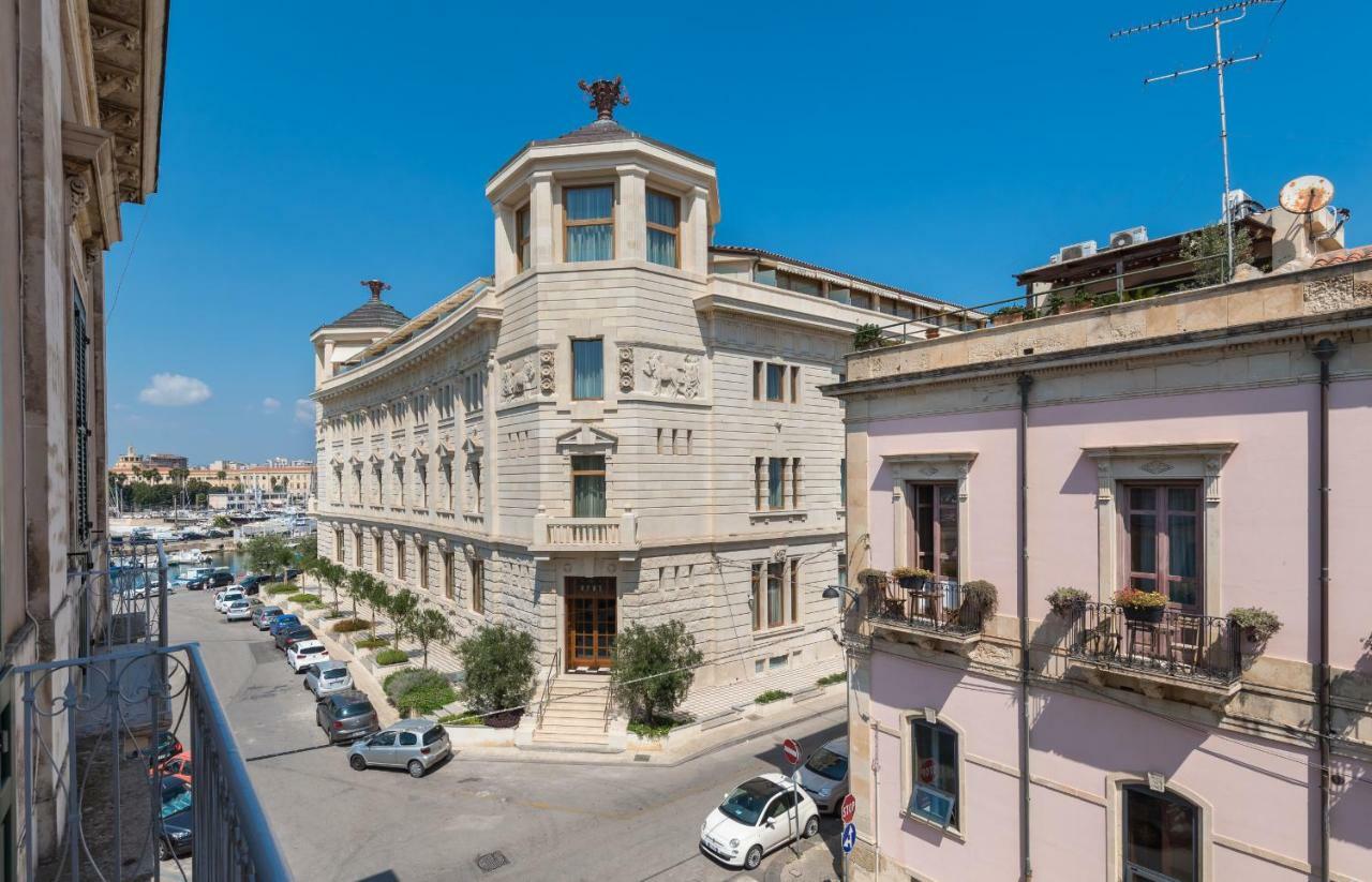 Darsena Apartments By Wonderful Italy Сиракуза Екстериор снимка