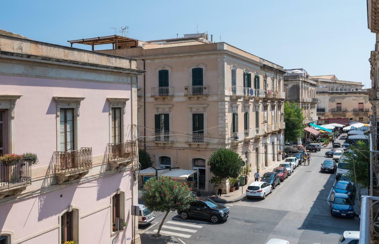 Darsena Apartments By Wonderful Italy Сиракуза Екстериор снимка