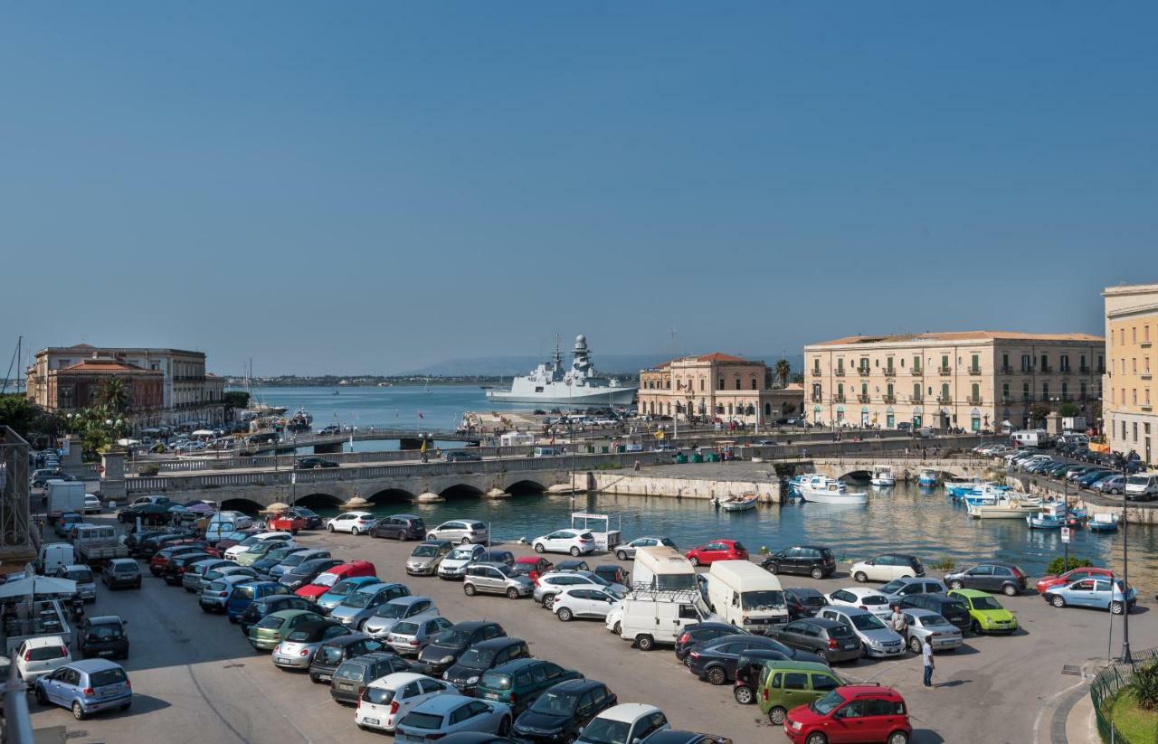 Darsena Apartments By Wonderful Italy Сиракуза Екстериор снимка
