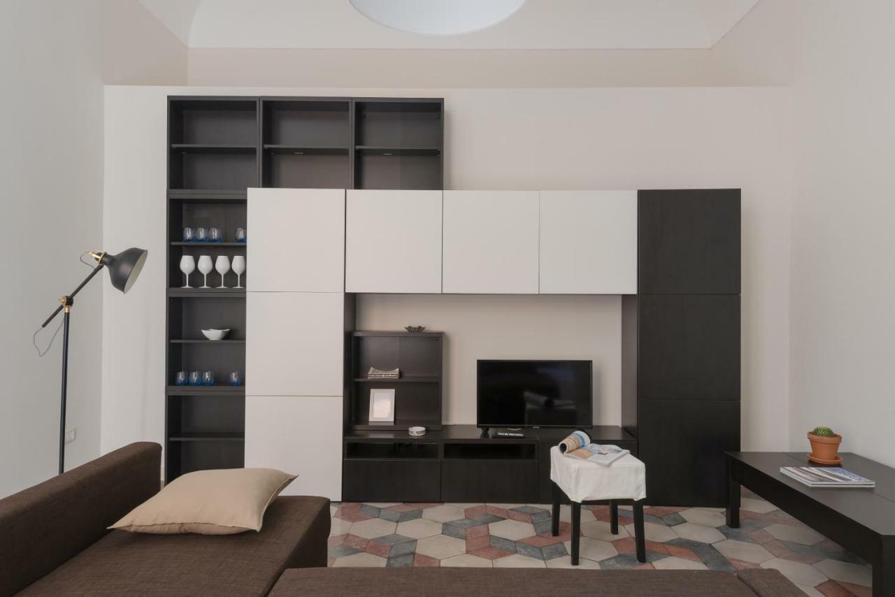 Darsena Apartments By Wonderful Italy Сиракуза Екстериор снимка