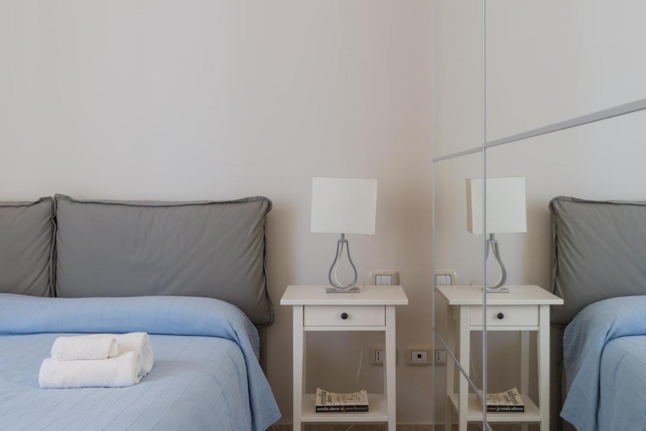 Darsena Apartments By Wonderful Italy Сиракуза Екстериор снимка